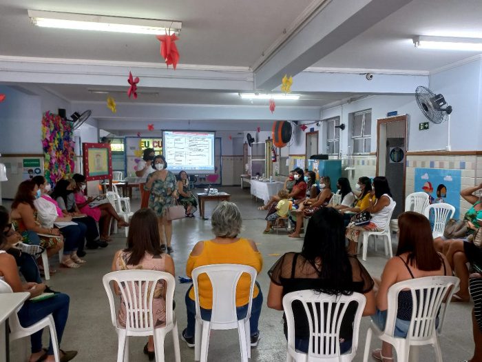 Profissionais da Educação de Vitória retornam às unidades de ensino para iniciar ano letivo