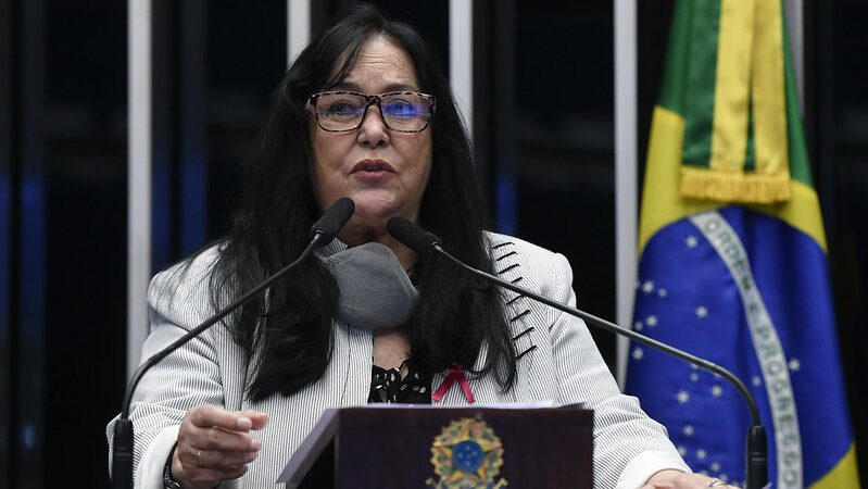 “Eu participo da vida de vocês pela confiança que o povo me delegou”, afirma Senadora Rose de Freitas nos 50 anos do Hospital Evangélico de Vila Velha
