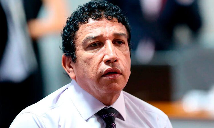 Magno Malta desmente fakenews e afirma que Manato é candidato ao Governo do Estado