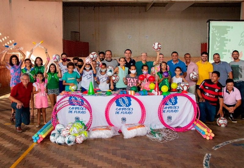 Colatina recebe mais de 500 materiais esportivos para o programa Campeões de Futuro