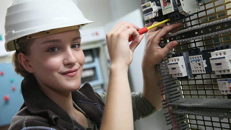 Serra oferece curso de capacitação profissional para as mulheres