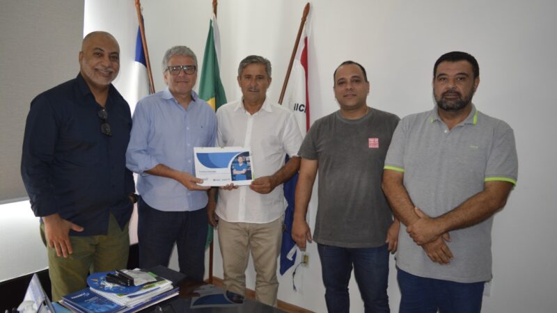 Diretor do Bandes participa de reunião com o prefeito Dorlei Fontão de Presidente Kennedy