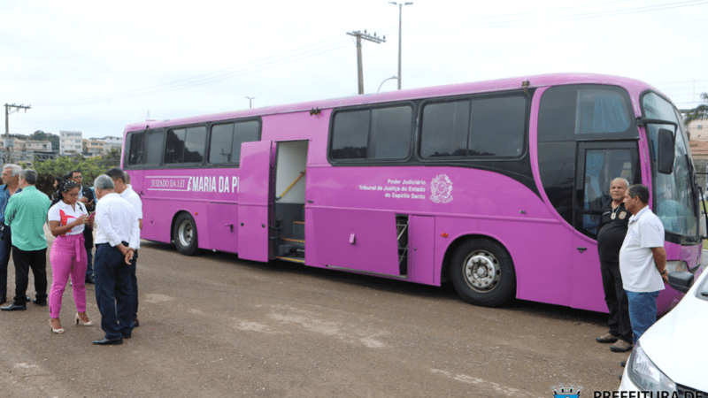 Sucesso em Cariacica mutirão de serviços com Ônibus Rosa realiza inclusão no CadÚnico e solicitação de carteira de identidade