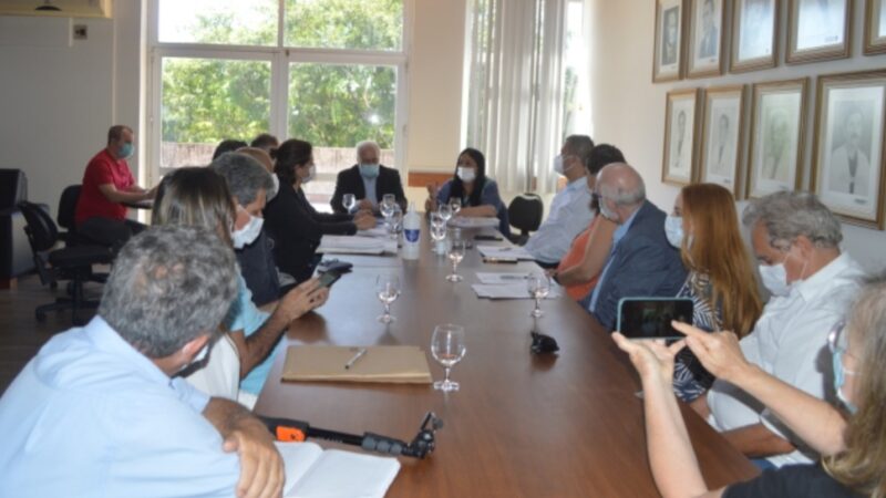 Em reunião com diretoria da Ufes, senadora Rose de Freitas encaminha recursos para compra de equipamentos e construção de centro de pesquisas clínicas
