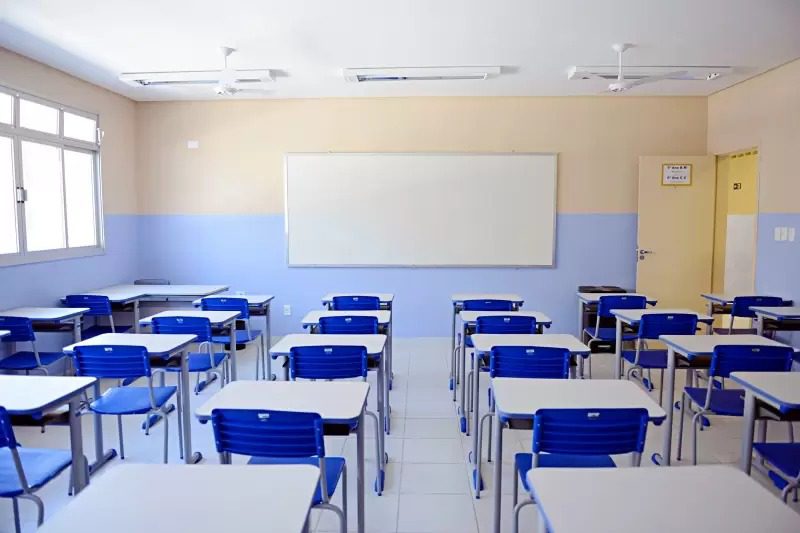 Vitória abre processo seletivo simplificado para professores