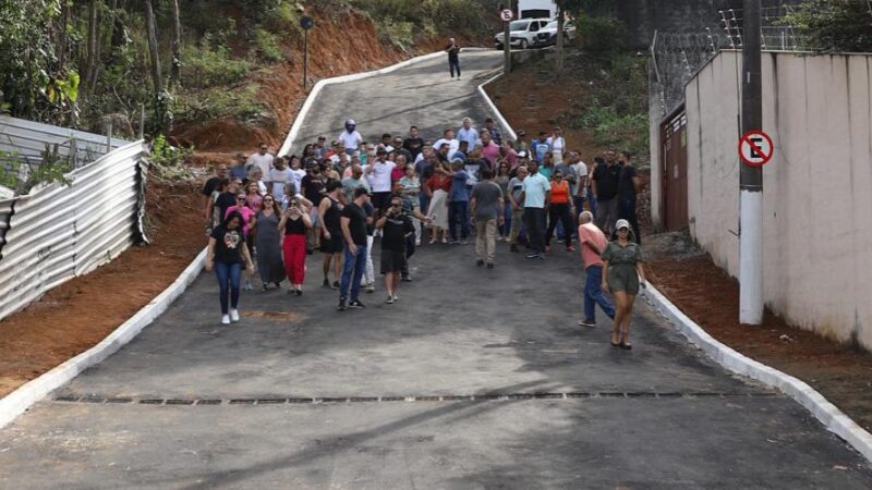 ​Pavimentação da Rua Roberto Campos é entregue á comunidade de Olaria em Vila Velha