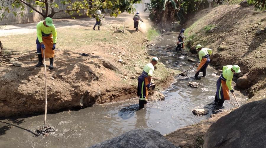 Vila Velha recebe diariamente serviços de limpeza urbana