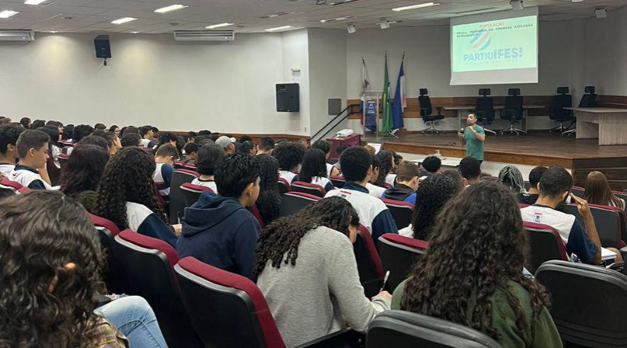 Vila Velha: primeiro aulão preparatório do Ifes reúne mais de 200 alunos
