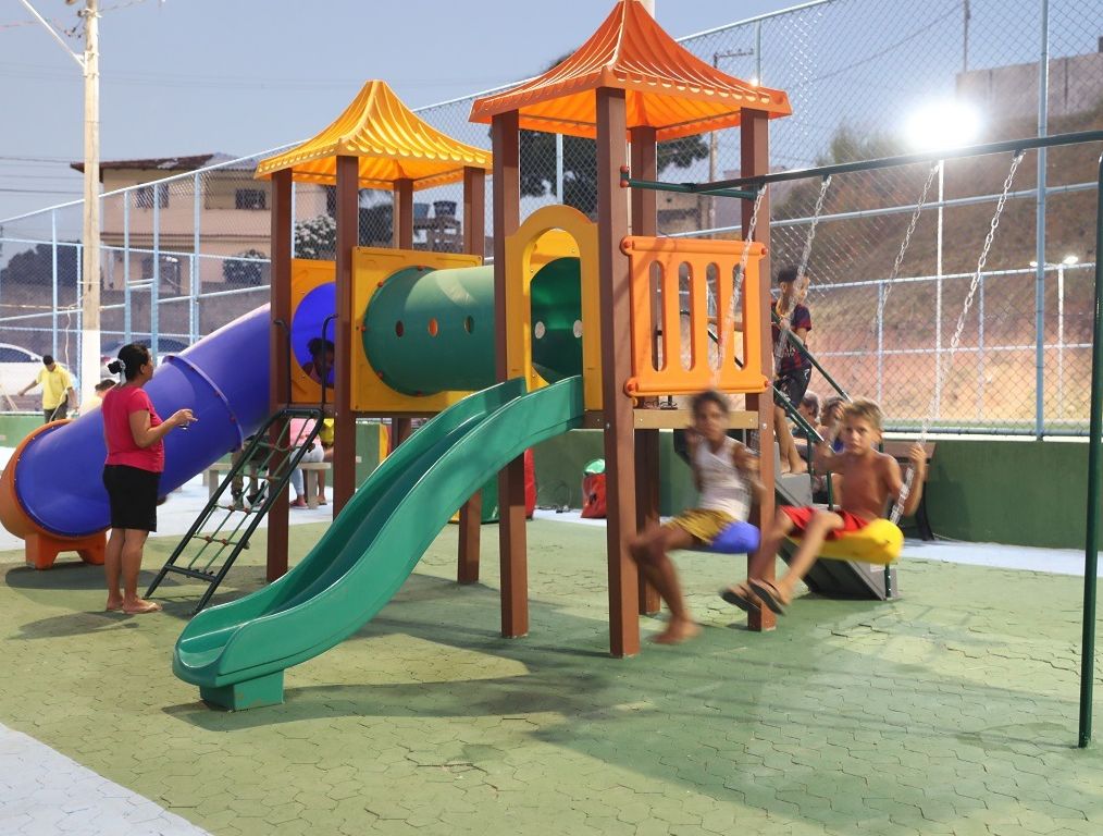 Prefeitura de Cariacica entrega praça completamente reformada à comunidade de Santa Luzia