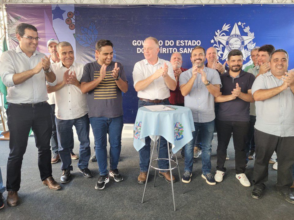 Mimoso do Sul recebe investimentos na drenagem e pavimentação de ruas