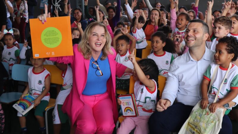 Programa Ler, Contar e Encantar da Prefeitura de Viana cativa jovens leitores