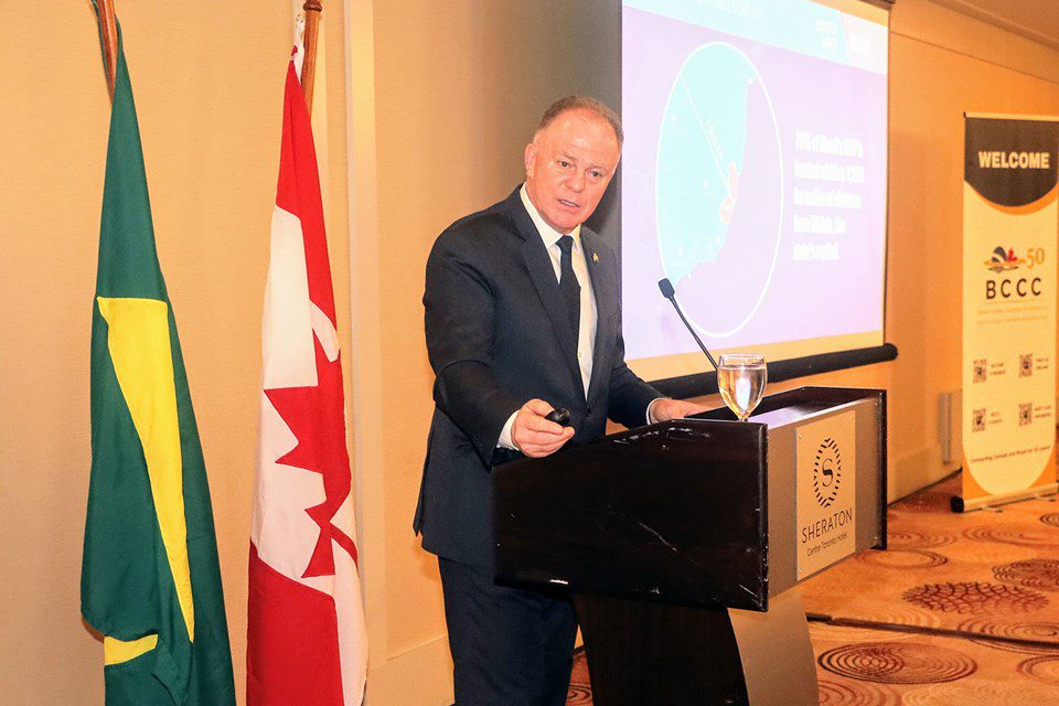 Renato Casagrande apresenta potencialidades do Espírito Santo em evento no Canadá