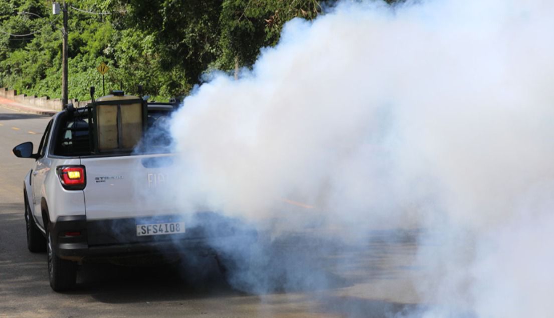 Fumacê circula por 18 bairros de Cariacica nesta semana
