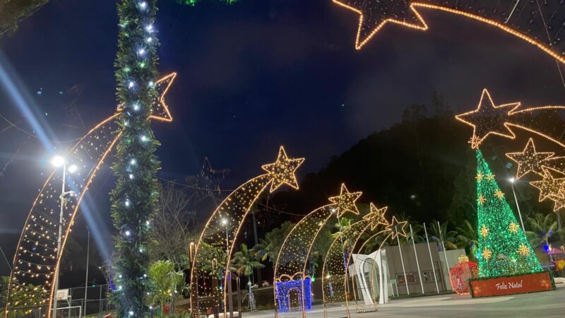 Viana brilha com as luzes mágicas do Natal