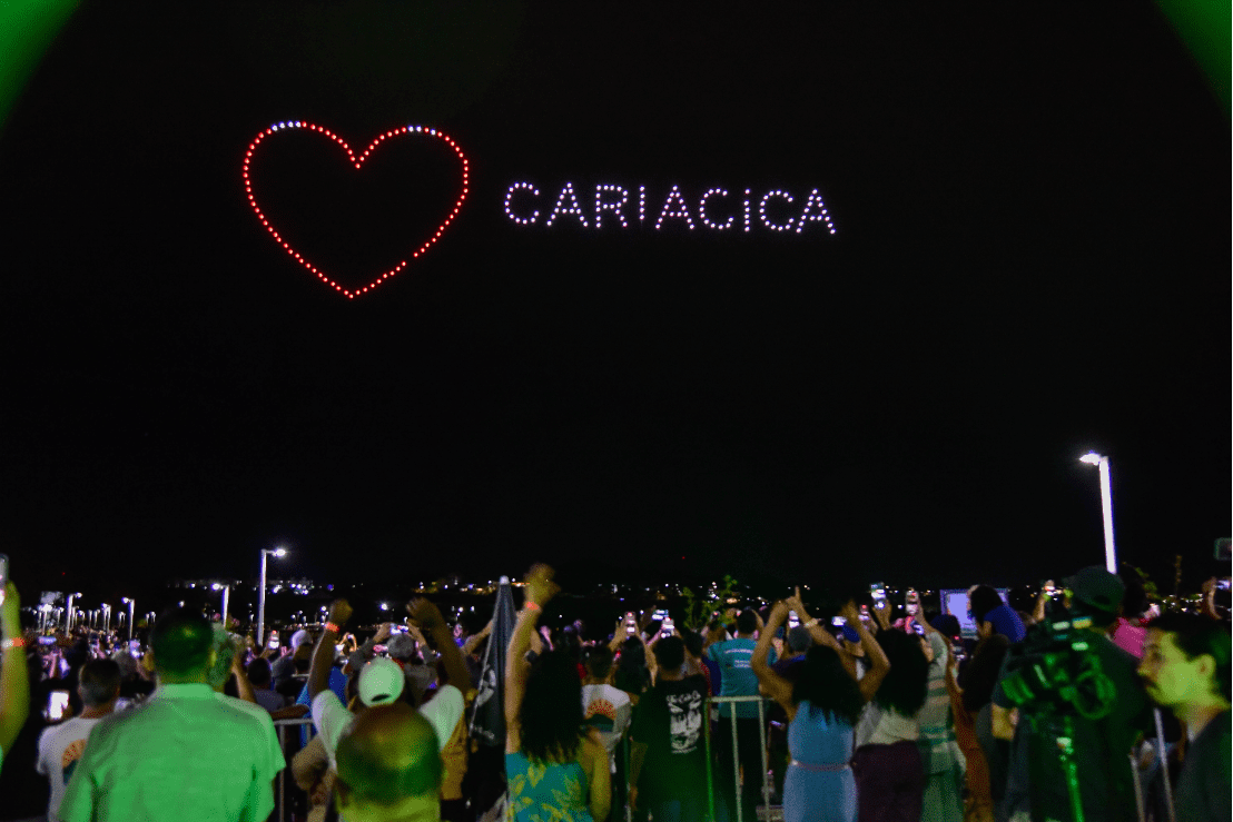 Show Aéreo Inédito: 200 drones deslumbram espectadores na Nova Orla de Cariacica