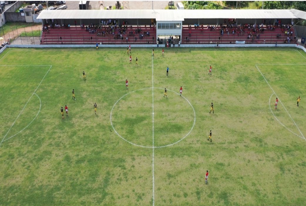 Estádio Municipal de Arlindo Villaschi em Viana recebe obras de recuperação no gramado