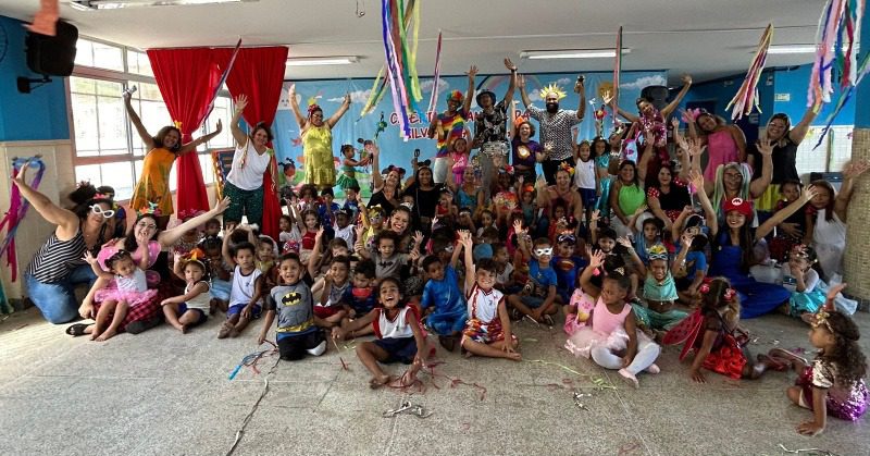 Carnaval nas Escolas: Homenagens com bailinhos e atividades lúdicas em destaque