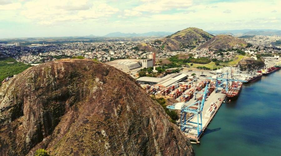 Grupo paranaense investe em movimentação de granéis ao arrendar área no Cais de Capuaba