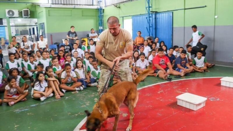Polícia Civil Leva Projeto Patrulha Canina às Escolas da Serra