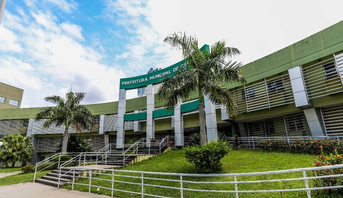 Servidores de Cariacica recebem reajuste salarial e benefício alimentação ampliado