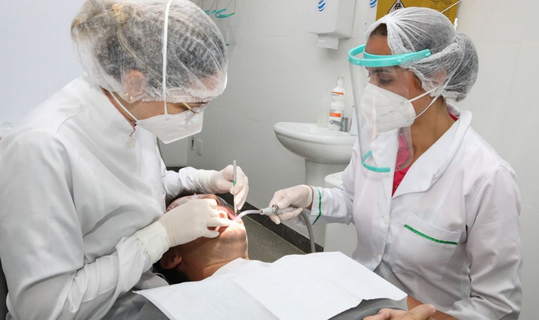 Cariacica oferece tratamento odontológico gratuito com 950 vagas mensais; veja como agendar