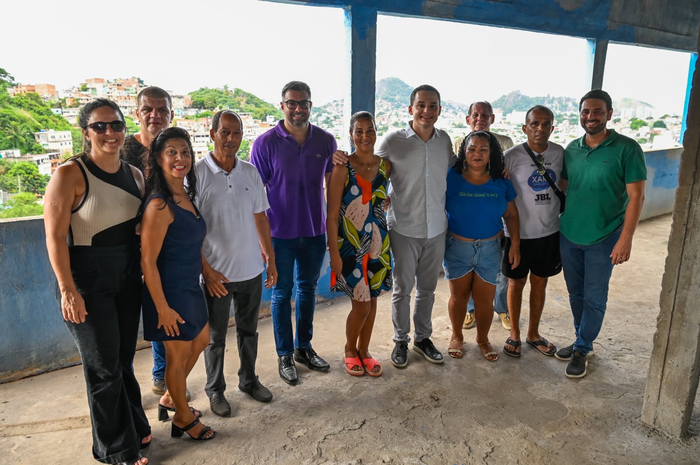 Em Vitória, Pazolini entrega chaves da casa própria para mais uma família