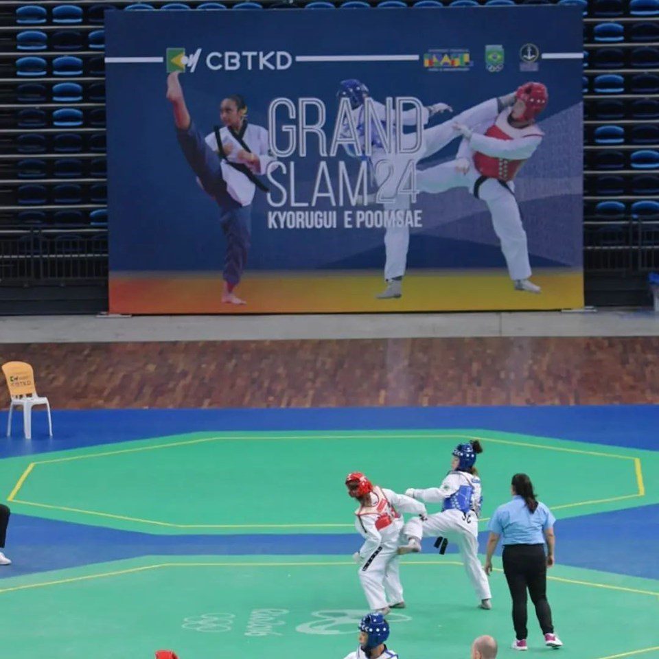 Atletas beneficiados pelo Bolsa Atleta competem no Grand Slam de Taekwondo