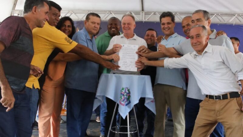 Solenidade marca início das obras de pavimentação em 21 ruas e construção da unidade de saúde no bairro Retiro Saudoso em Cariacica