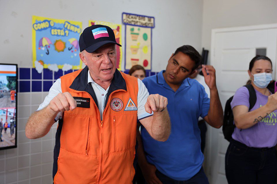 Governador anuncia novo repasse para hospital local durante visita a Mimoso do Sul
