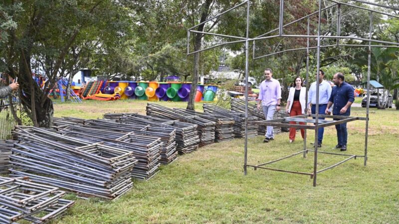 Empatia em Ação: Pazolini distribui barracas aos feirantes de Mimoso do Sul