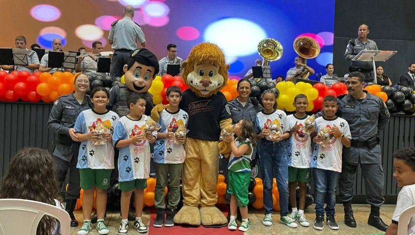 Prefeitura e PM formam 601 estudantes de Cariacica pelo Proerd