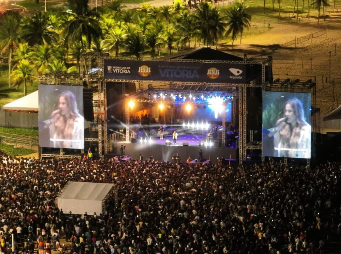 Jesus Vida Verão atrai multidão de 30 mil fiéis em Camburi