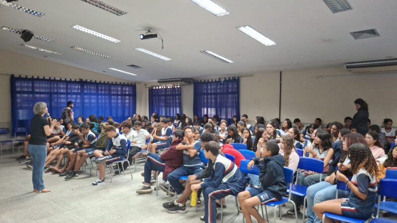 Palestra do Procon sobre consumo consciente mobiliza escolas de Vila Velha