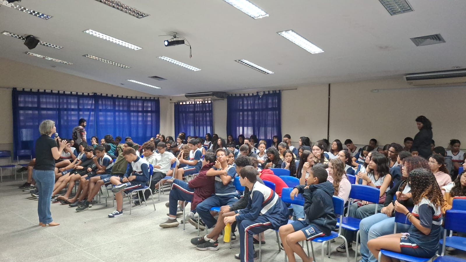 Palestra do Procon sobre consumo consciente mobiliza escolas de Vila Velha