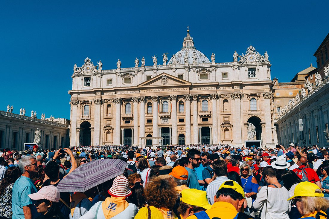 Fumaça branca simboliza que novo Papa foi escolhido