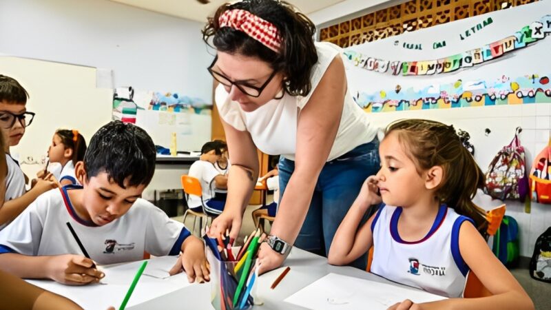 Vitória conquista reconhecimento nacional por avanços na alfabetização e na valorização docente