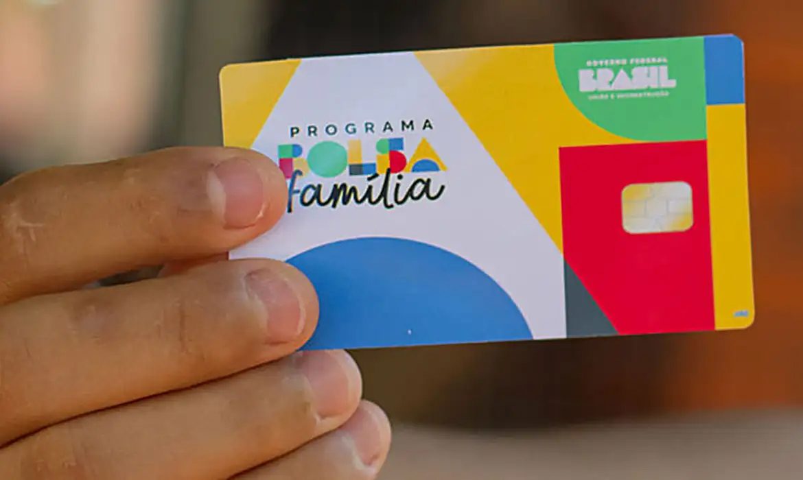27 municípios do ES tem mais beneficiários do Bolsa Família do que empregados formais