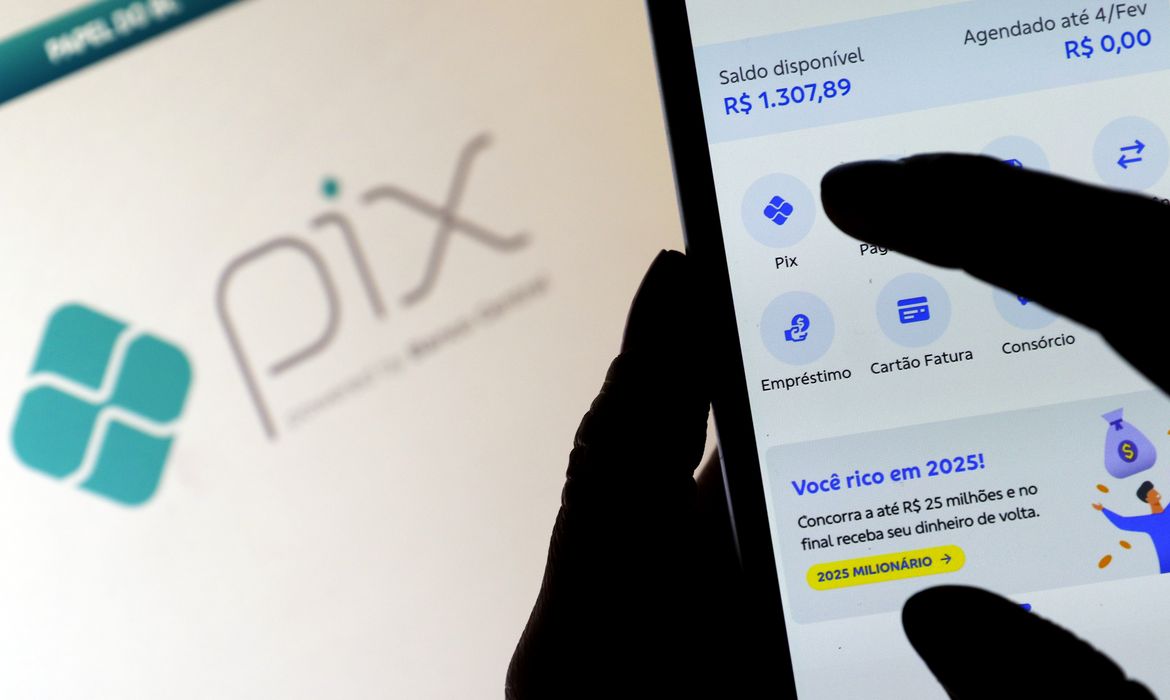 Pix começa segunda (16) pagamento automático e logo terá parcelamento, permitindo dispensar cartões