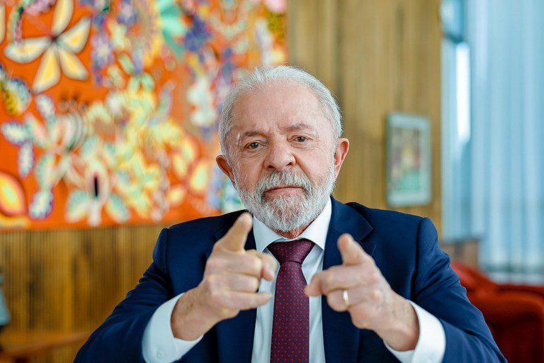 Lula manifesta apoio a ministros do STF após revogação de vistos pelos EUA e critica medida como arbitrária