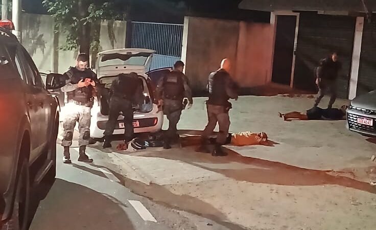 Guarda Municipal de Vitória apreende drogas, dinheiro e veículo usado para tráfico em operação no bairro Santa Marta