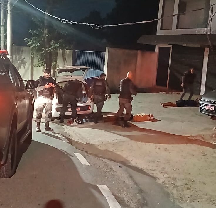 Guarda Municipal de Vitória apreende drogas, dinheiro e veículo usado para tráfico em operação no bairro Santa Marta