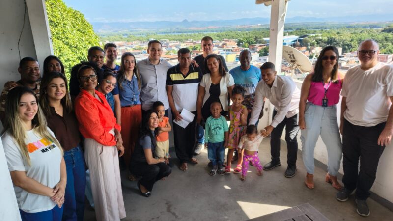Pazolini entrega casa à família do bairro Conquista