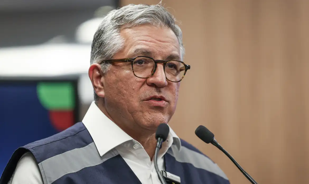 Ministério da Saúde anuncia compra emergencial de antídotos contra intoxicação por metanol