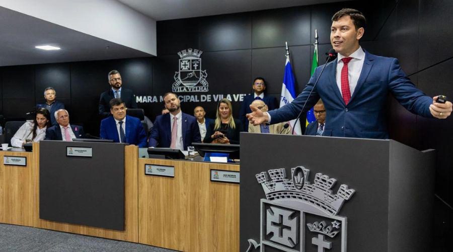 Prefeito apresenta conquistas e novos projetos da gestão em reunião na Câmara