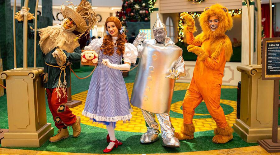 Papai Noel vai visitar 15 bairros de Vila Velha, com o espetáculo “O Mágico de Oz”