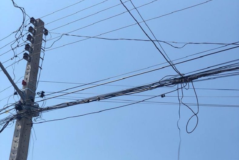 Fios nos postes deixam de ser invisíveis após audiência pública em Vila Velha