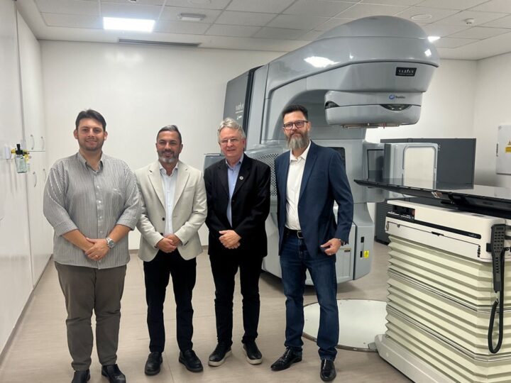 Entrega de acelerador linear reforça assistência oncológica no Hospital São José