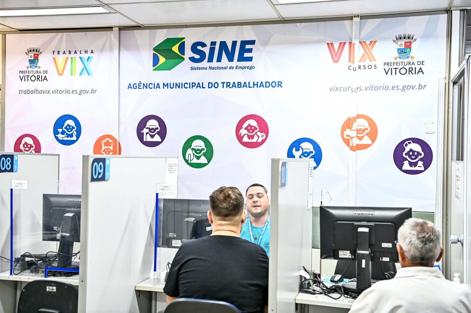 Sine Vitória oferece mil vagas para grande rede de supermercados com contratação imediata