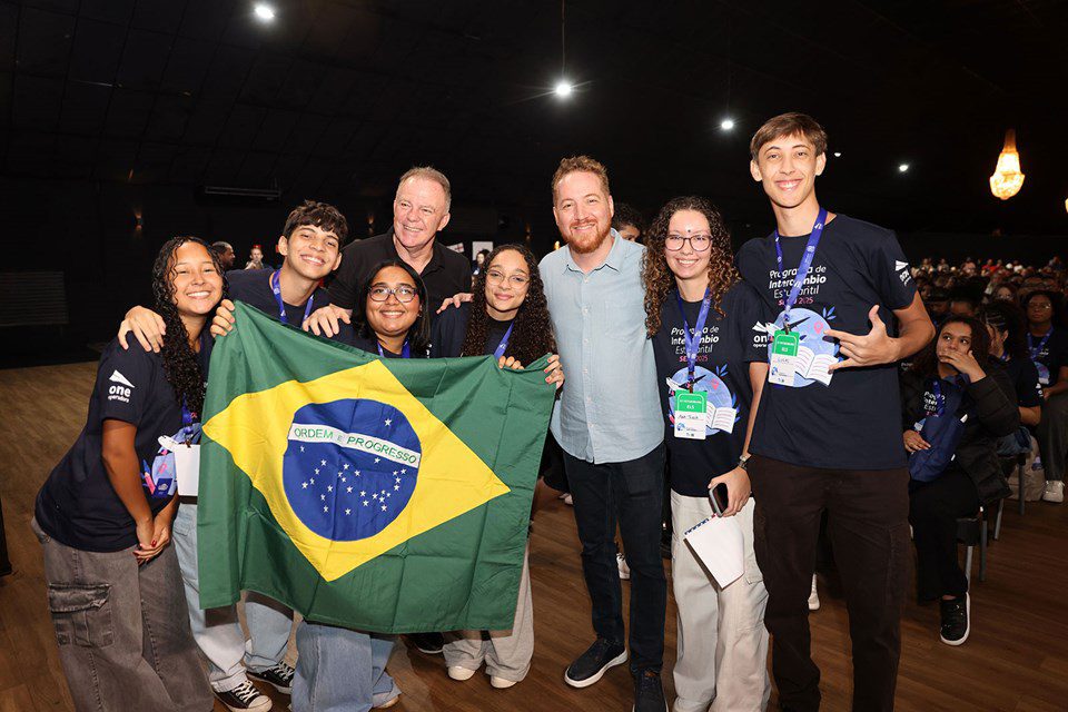 Governo do Estado promove envio do maior grupo de estudantes no Intercâmbio 2025