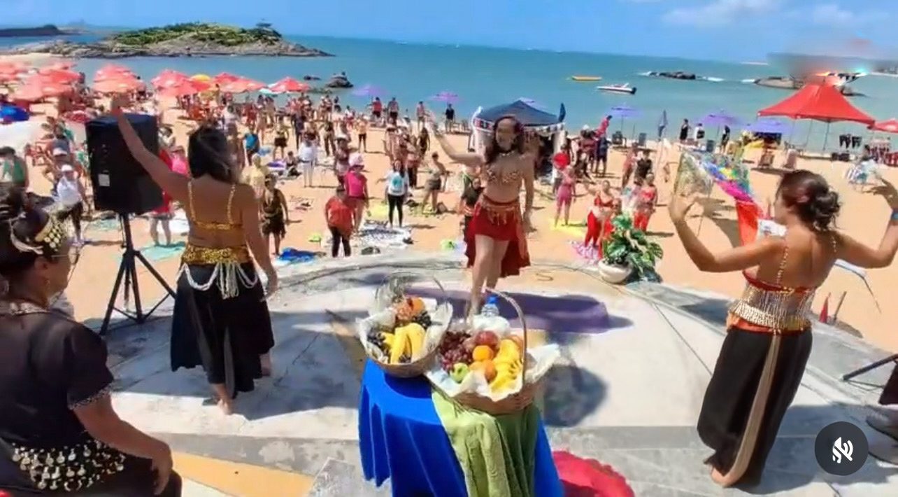 Arena de Verão oferece aula gratuita de dança cigana e dança do ventre, na Praia da Costa